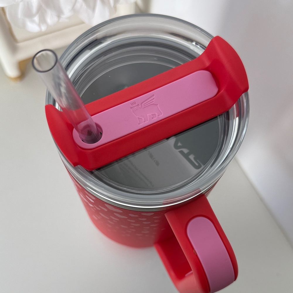 Stanley Valentine heart Red Tumbler - Picture 4 of 4